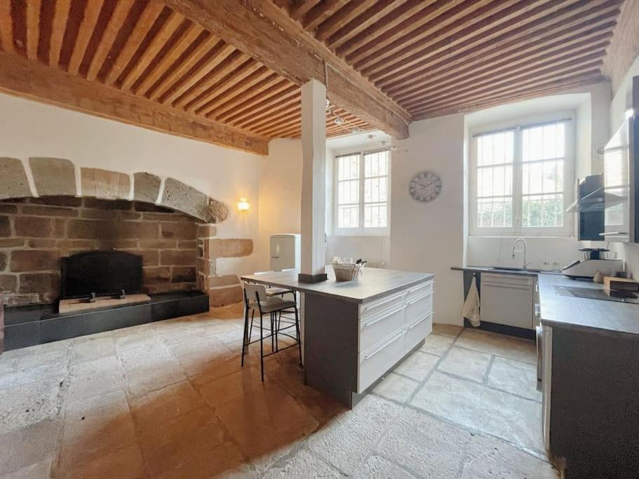Logis Du Chandelier Le Puy-en-Velay Buitenkant foto