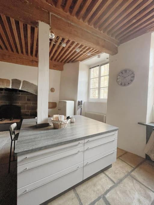 Logis Du Chandelier Le Puy-en-Velay Buitenkant foto