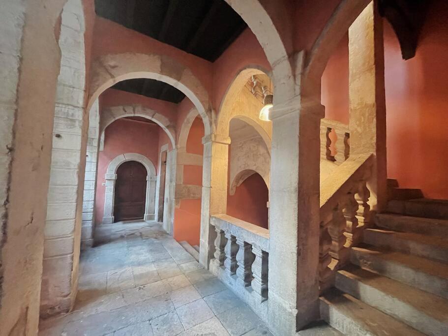 Logis Du Chandelier Le Puy-en-Velay Buitenkant foto